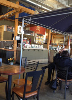 Big Catch Sushi Dentro