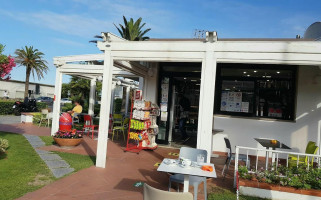Beach Fire Brewing and Nosh House outside