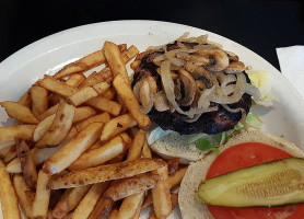 Cheeks Homemade Burgers & Good Eats food