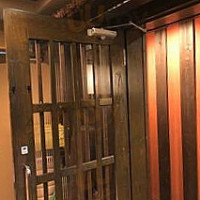 Tatlows Broiler Bar À l'intérieur