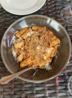 Two Sisters Vineyards food