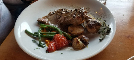 Schooner food