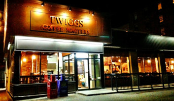 Atlas Pizza Exterior