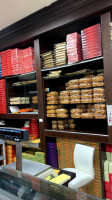Gian's Sweet Shop outside