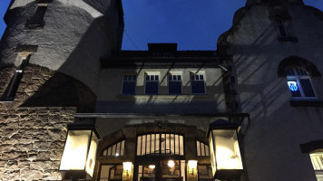 Pizza Pizza Exterior