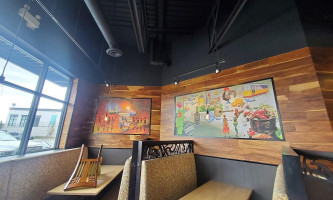 Barcelos Flame Grilled Chicken Dentro