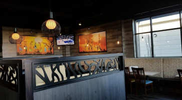 Barcelos Flame Grilled Chicken Dentro