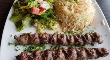 Half Moon Pickering food