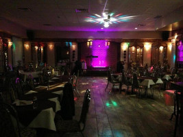 Half Moon Pickering inside