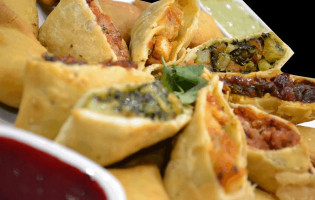 Samosa Hut food