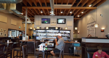 The Heid Out Restaurant and Brewhouse À l'intérieur