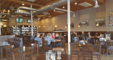 The Heid Out Restaurant and Brewhouse À l'intérieur