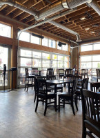 The Heid Out Restaurant and Brewhouse À l'intérieur