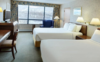 Greenwood Inn Suites Dentro