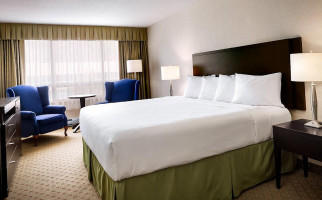 Greenwood Inn Suites Dentro