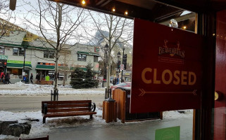 Beavertails Banff (West) outside