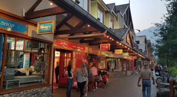 Beavertails Banff (West) outside