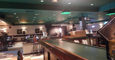 Mill Cove Brew Pub Dentro