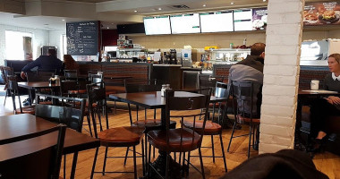 Williams Fresh Cafe Dentro