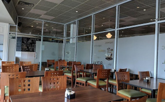 Williams Fresh Cafe Dentro