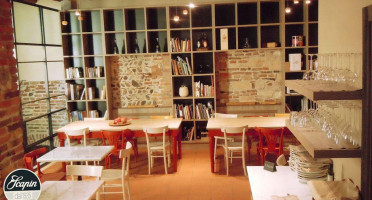 241 Pizza À l'intérieur