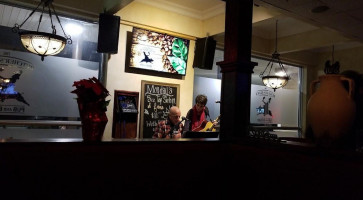 The Butcher's Block Dentro