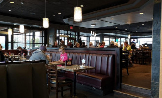 Ricky's All Day Grill Chilliwack Dentro