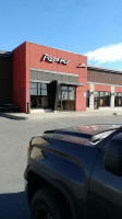Pizza Hut outside