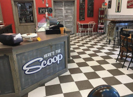 Here's The Scoop Außen