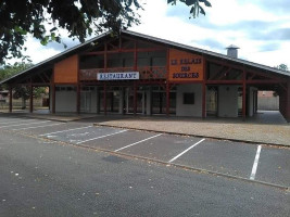 Riverside Lounge Exterior