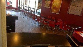 Riverside Lounge Dentro