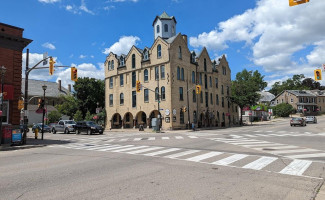 Edit. The Arlington Extérieur