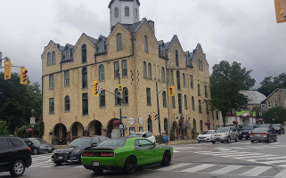 Edit. The Arlington Extérieur