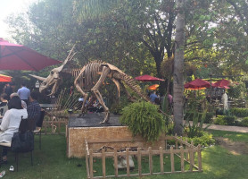 Lazeez Shawarma Exterior