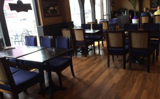 5 West Brew Pub Kitchen Dentro