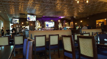 5 West Brew Pub Kitchen Dentro