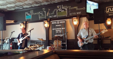 5 West Brew Pub Kitchen Dentro