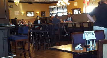 5 West Brew Pub Kitchen Dentro