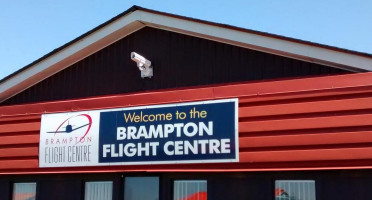 Brampton Flight Centre Extérieur