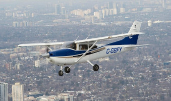 Brampton Flight Centre Extérieur