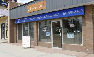 Everest Restaurant outside