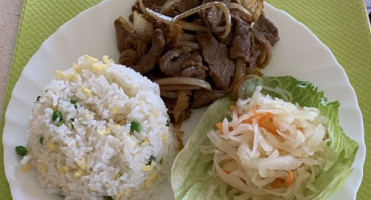 Everest Restaurant food
