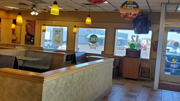 Pizza 73 inside