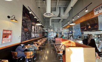 Doughbox Wood Fired Pizza Pasta Mississauga Dentro