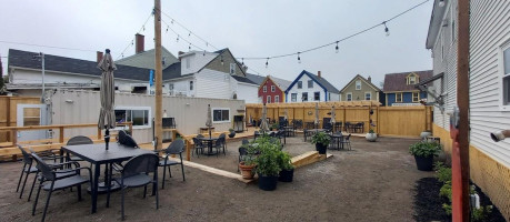 Char And Chowder Exterior