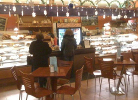 Caldense Bakery inside