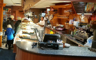 Caldense Bakery inside