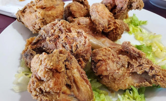 Marina Fish And Chicken Nourriture