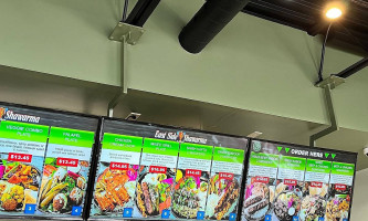 East Side Shawarma Dentro