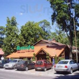 Harbourview Inn outside